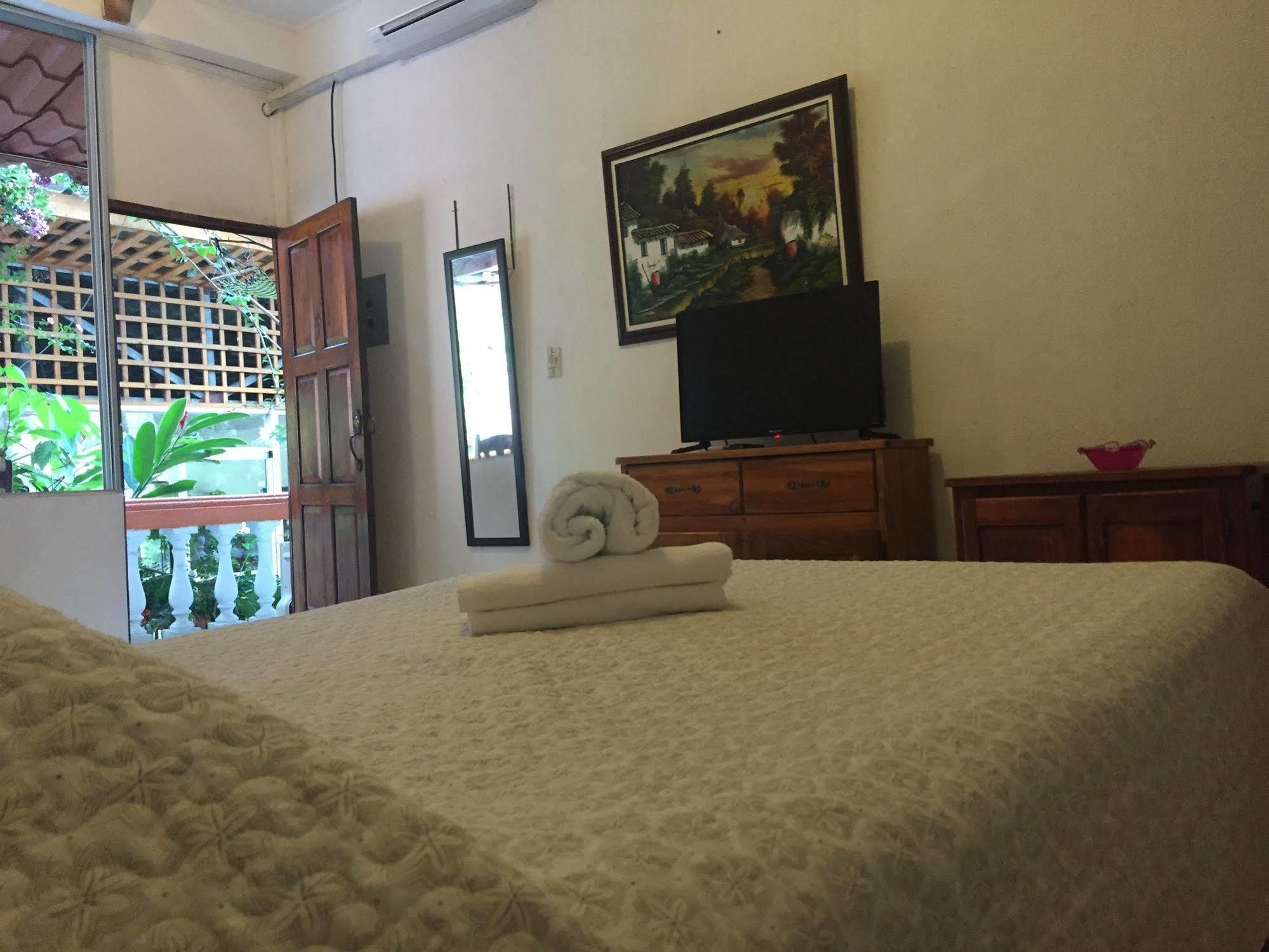 Hotel Coco Beach Мануэль-Антонио Экстерьер фото