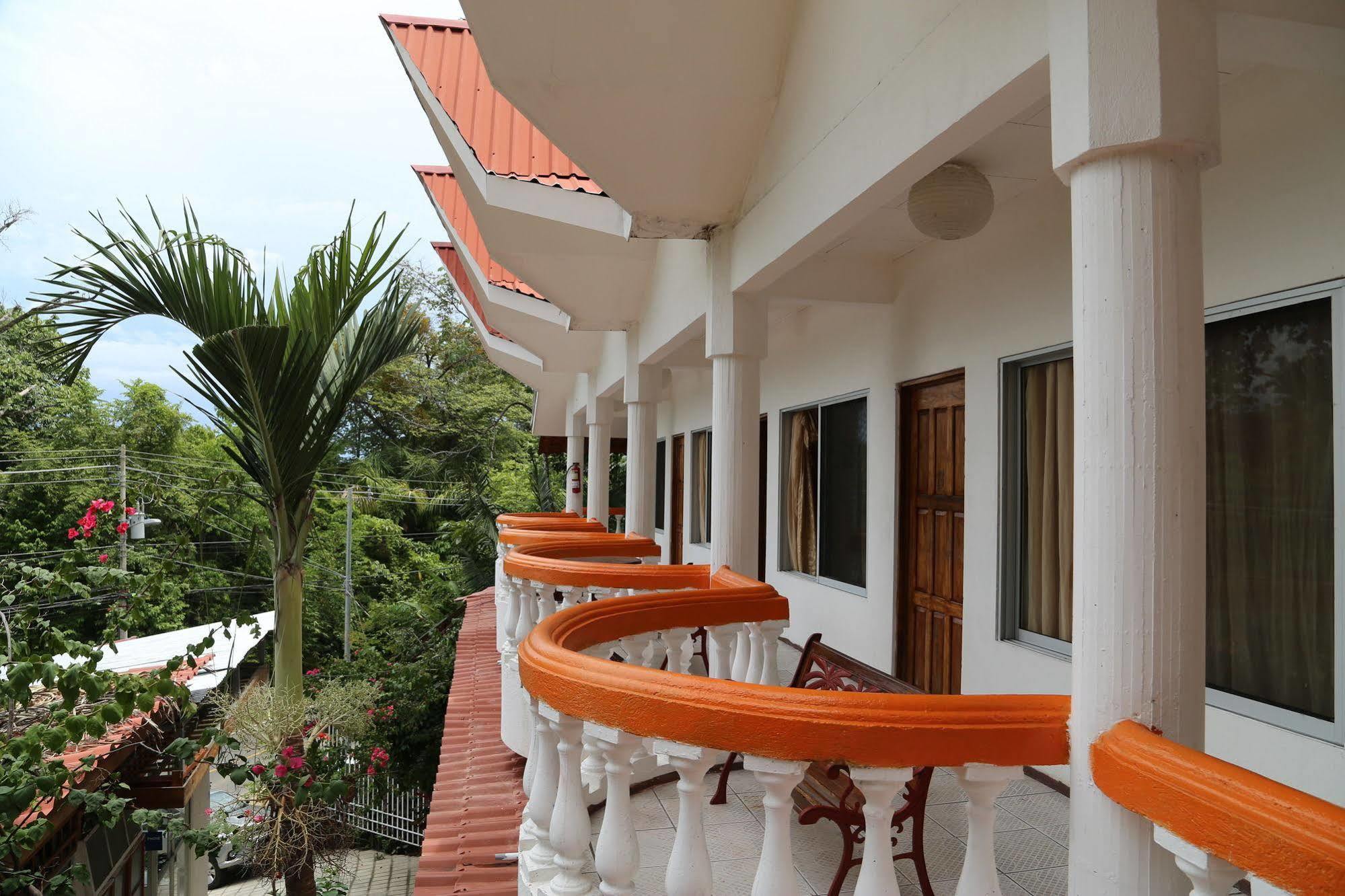 Hotel Coco Beach Мануэль-Антонио Экстерьер фото
